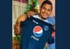 El “Patón” ya posó en el pasado con una camisa de Motagua