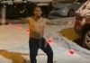 Wilfredo Barahona hace las de Ibrahimovic y se tira a la nieve sin camisa