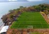 Jugar fútbol a la orilla del mar; acá la impresionante cancha de la Isla del Tigre en Amapala