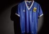 Pagan 9 millones de dólares por la camisa con la que Diego Maradona anotó el gol de la “Mano de Dios”