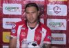 Gullit Peña es oficialmente jugador del Vida: «Cada camisa la sudo a muerte»
