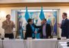 Gobierno hondureño y 298 alcaldías firman acuerdos para la reconstrucción de 12 mil escuelas y caminos productivos