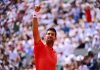 Novak Djokovic venció a un Carlos Alcaraz con problemas físicos y clasificó a la final de Roland Garros
