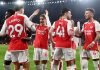 Arsenal venció 2-1 al Brentford y es nuevo líder de la Premier League