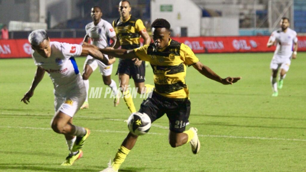 Andy Najar se emociona por lo que está viviendo en Olimpia en el torneo Clausura.