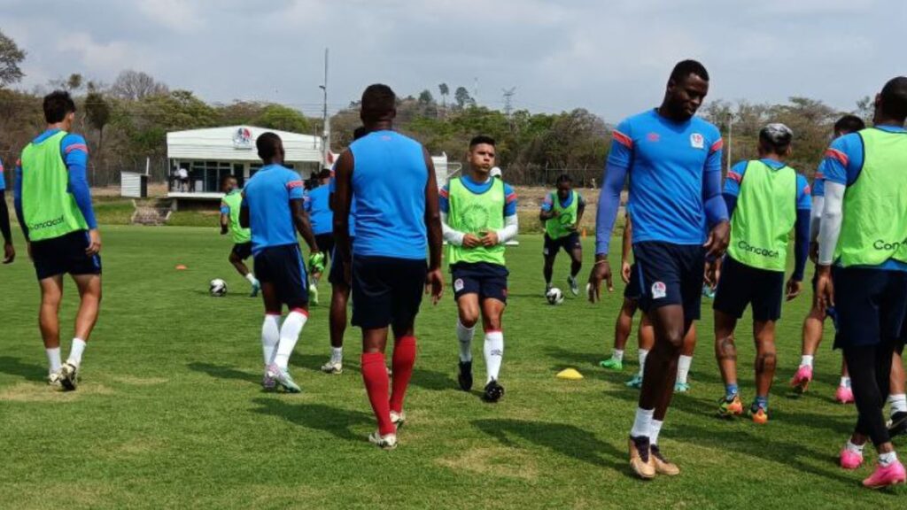 Carlos Pineda y su objetivo: “Vamos por ese histórico pentacampeonato”.