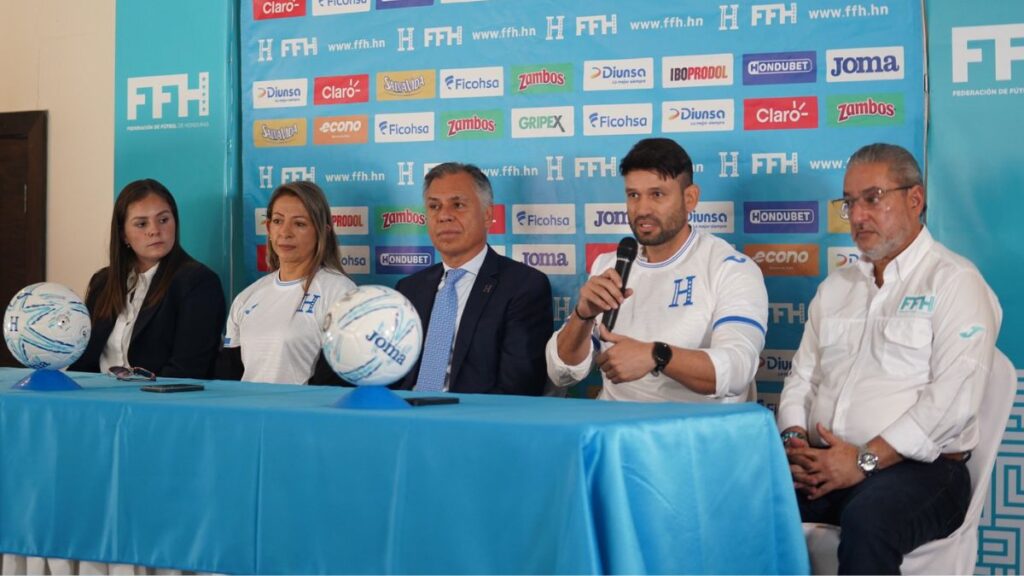 Presentan a Mario Abadía como nuevo técnico de la Selección Femenina de Honduras.