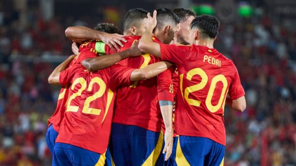 España golea a Irlanda del Norte con gran actuación de Pedri.