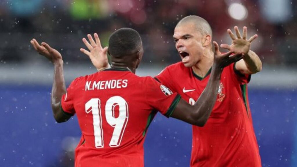 Portugal remontó a República Checa en un partidazo.
