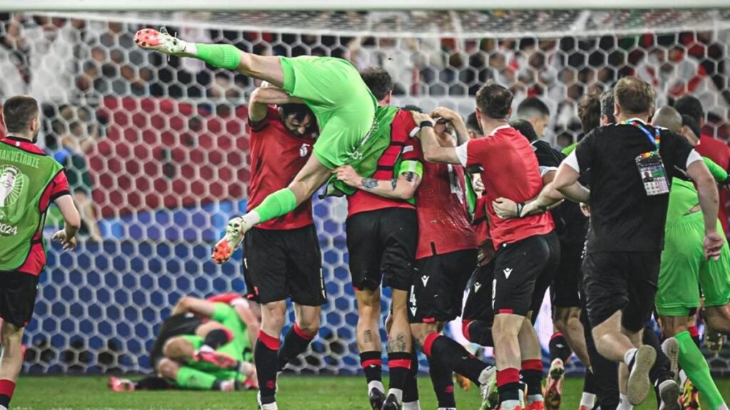 Georgia le gana a Portugal y hace historia clasificando a los octavos de la Eurocopa.
