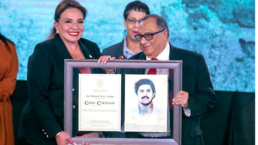 La mandataria Xiomara Castro entregó este miércoles, los premios periodísticos “Mártires de la Resistencia”.