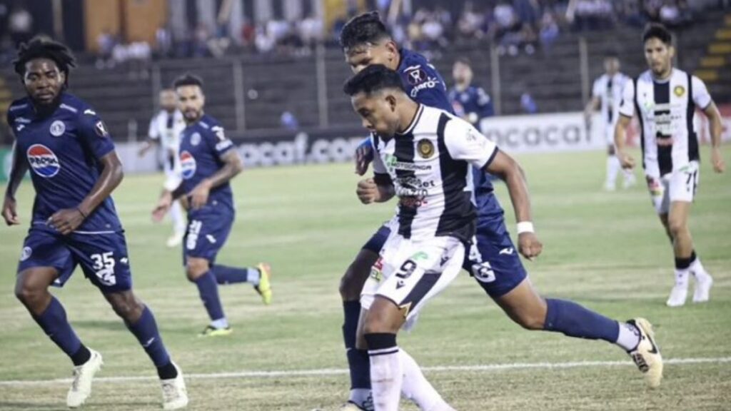 Diego Vázquez justifica la derrota ante Diriangén: “El fútbol de Nicaragua ha crecido mucho”.