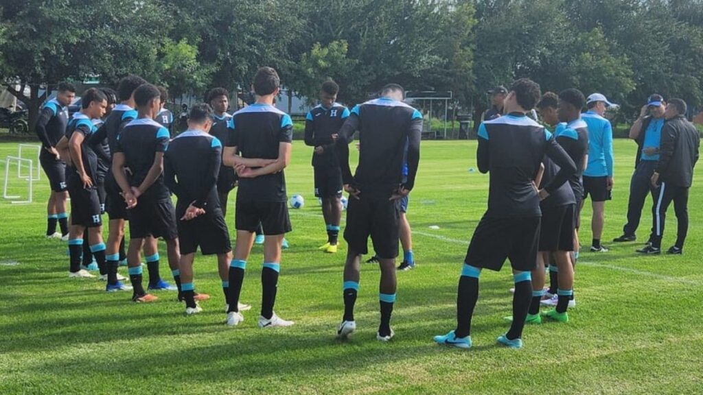 Sub-20 de Honduras realiza su último entreno previo a su debut en Premundial de México.