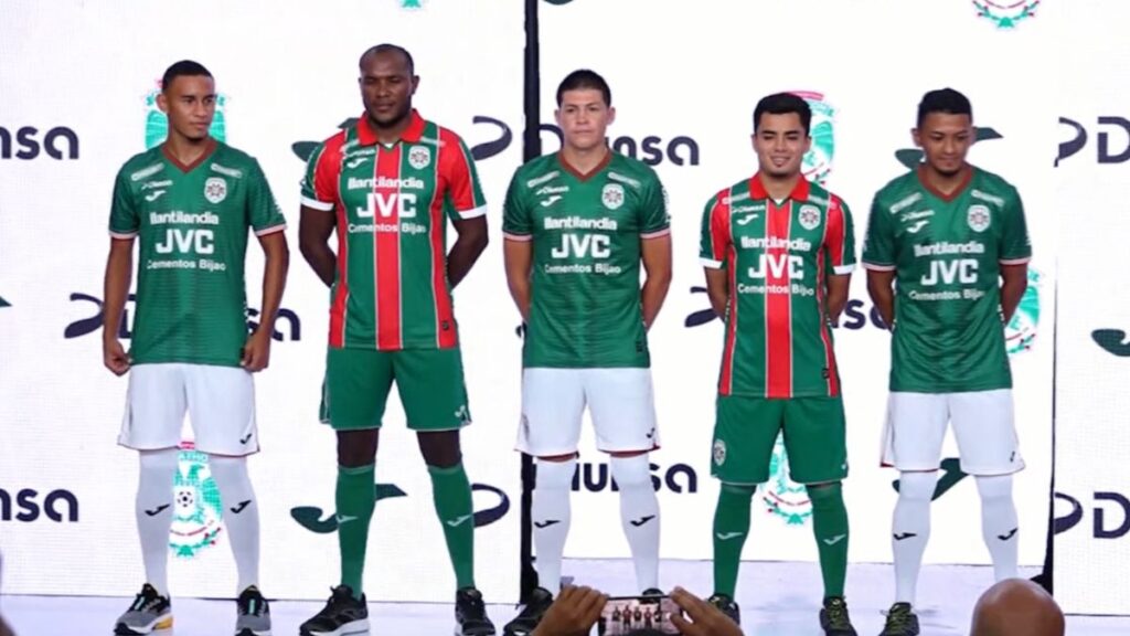 Francisco Martínez no lo duda: “Hay muchos sueños por cumplir”. Marathón presentó este día sus nuevos uniformes.