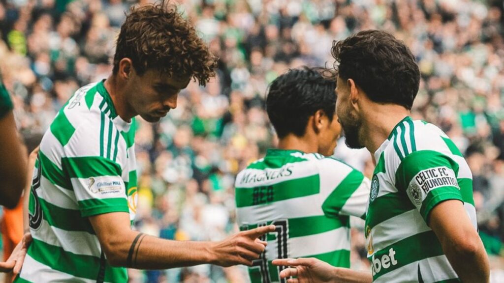 Luis Palma recuperado de su lesión jugó en triunfo del Celtic ante Hibernian.