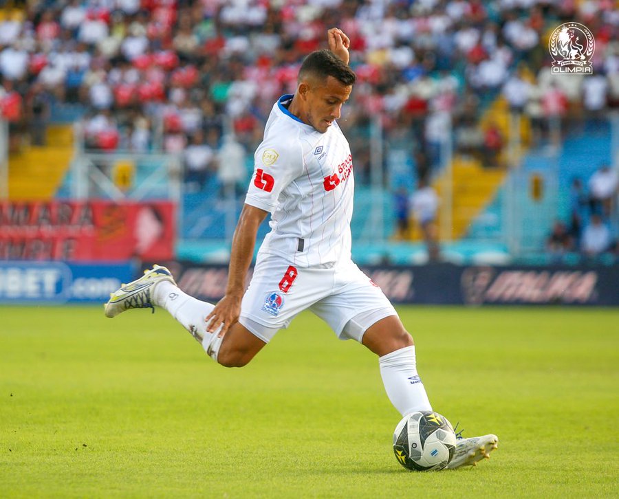 Olimpia empata con Motagua en un clásico con Mejívar como héroe y Auzmendi como villano.