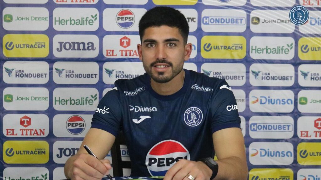 Motagua hace oficial el fichaje del defensor Sebastián Cardozo.