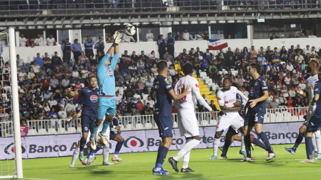 Pedro Troglio confronta tras empate ante Motagua: “No pido la cabeza de ningún periodista cuando hace una cag…”