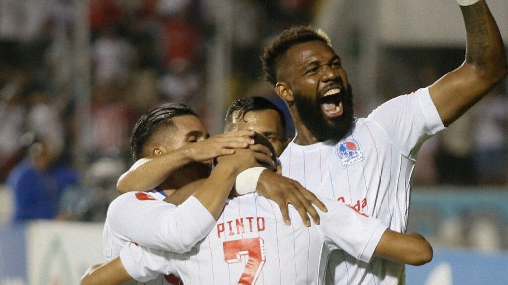 Michaell Chirinos da consejo para jugar en Toluca: “Nos dieron miel todo el partido”