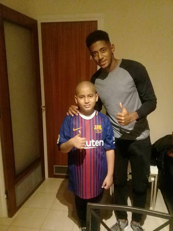 Muere Gustavo Manzano, el joven hondureño que conoció A Messi, Suárez, Vinicius y Mbappé