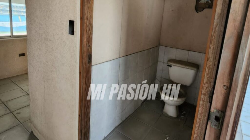 Estadio Olímpico en el abandono; inéditas fotografías del histórico escenario deportivo de San Pedro Sula