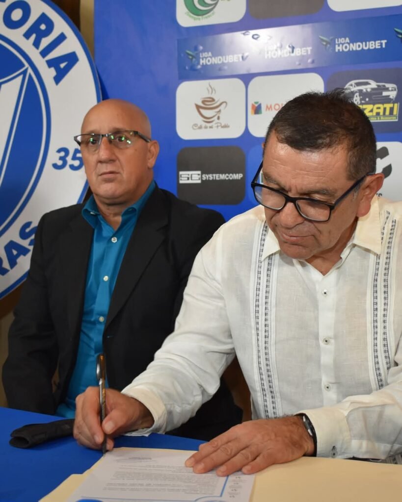 David Patiño es presentado como nuevo técnico del Victoria: “Quiero hacer un equipo protagonista”