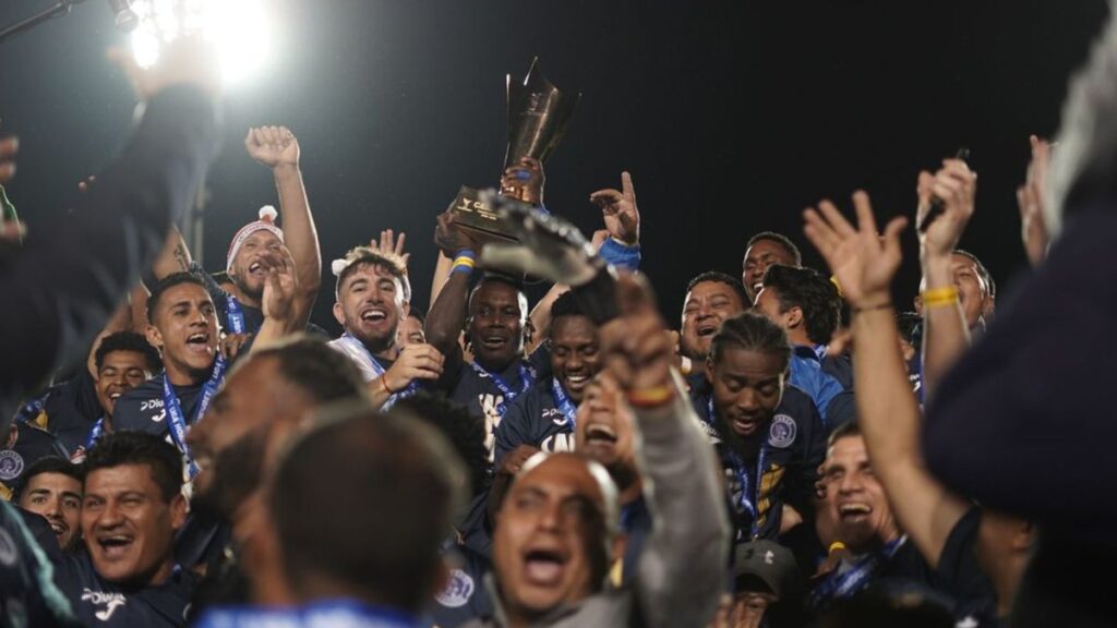 Marlon Licona luchó y logró la Copa 19: “Lo logramos y somos campeones”