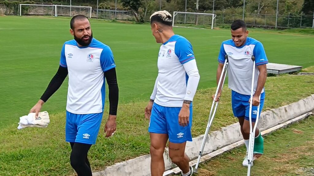 Alberth Elis entrena con Olimpia y directivo explica su situación