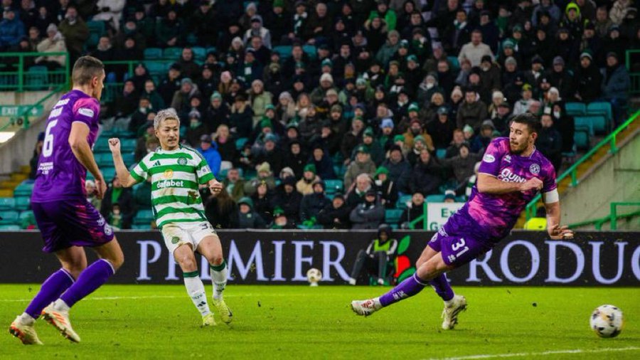 Luis Palma jugó en triunfo del Celtic ante Dundee United en la Liga de Escocia