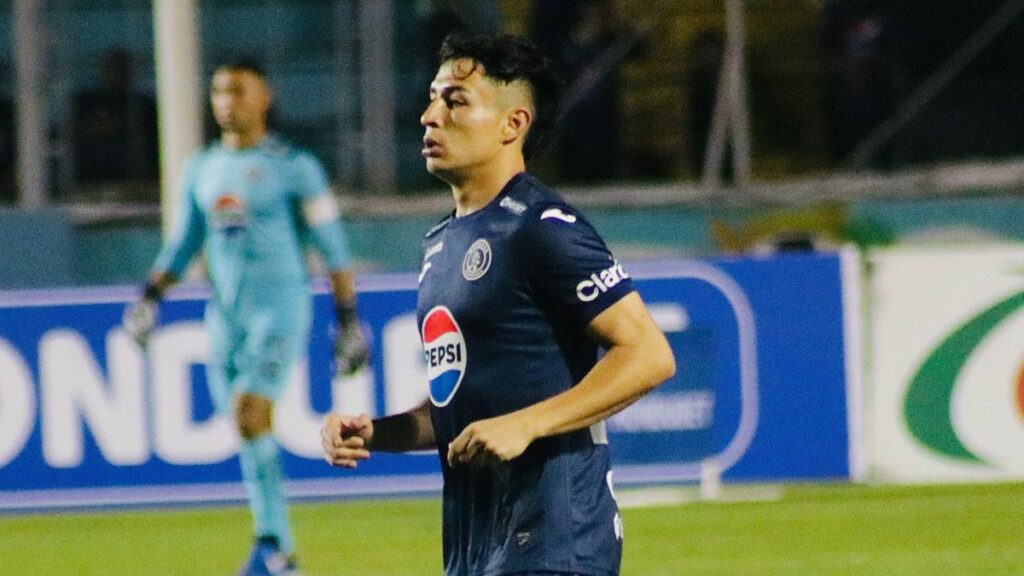 Jefryn Macías cumple la promesa a su padre: “Le dije que algún día jugaría con la camisa de Motagua”