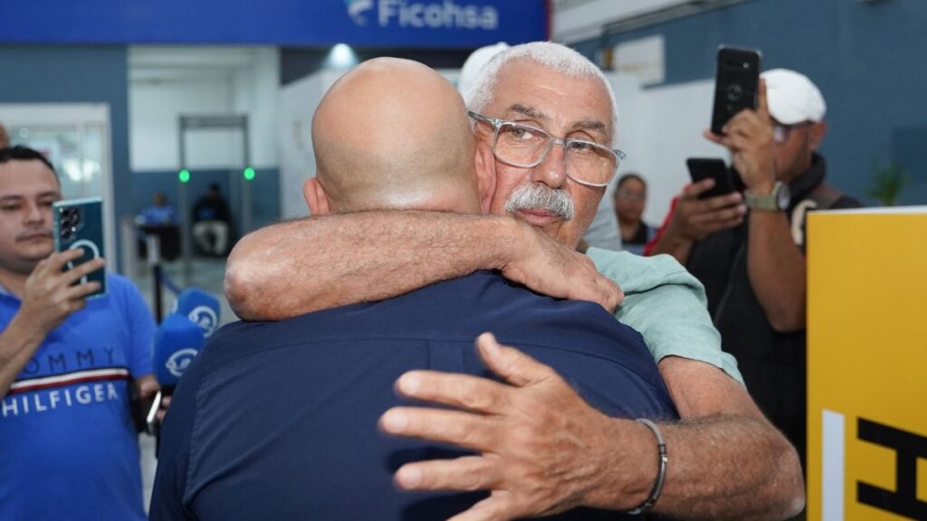 Manuel Keosseián llega a Honduras para ser entrenador del Marathón