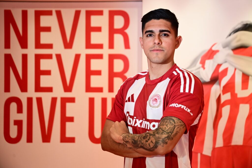 Luis Palma presentado como nuevo jugador del Olympiacos de Grecia