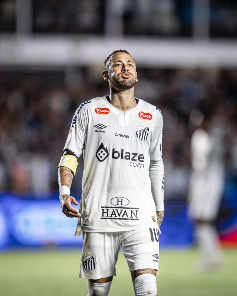 Neymar debutó con Santos en el día de su cumpleaños