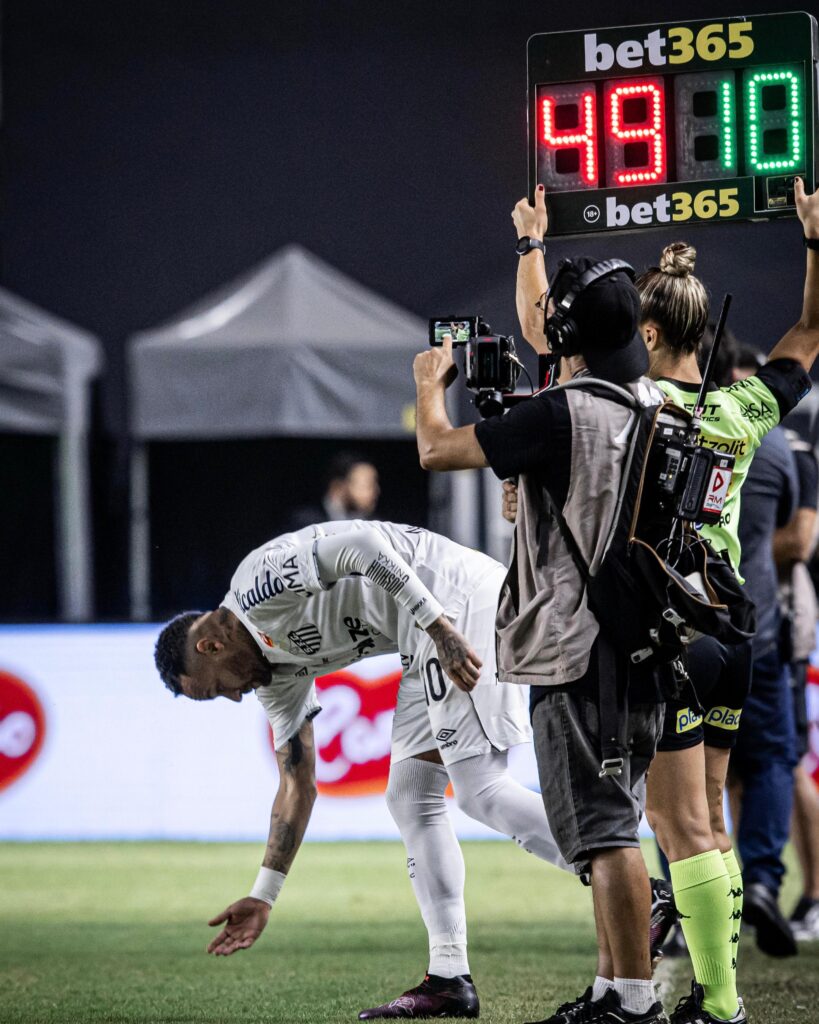 Neymar debutó con Santos en el día de su cumpleaños