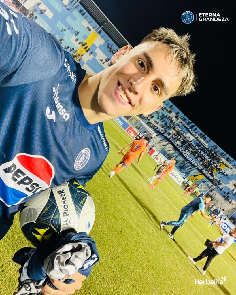 Rodrigo Auzmendi feliz por marcar el triplete: “Es mi primer hat-trick en Honduras”