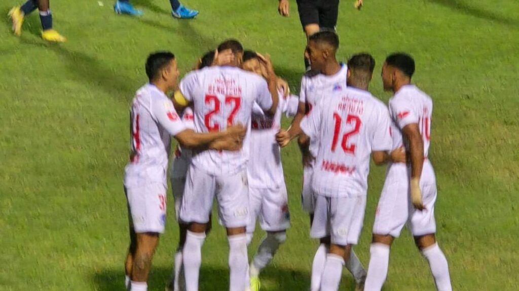 Olimpia se queda con el Superclásico de la mano de Jerry Bengtson