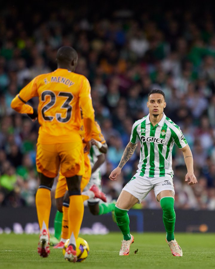 Real Madrid tropieza en la Liga de España y pierde ante Betis