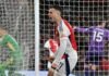 Arsenal derrota al Fulham y sueña con ganar la Premier League, pero se lesiona Magalhaes