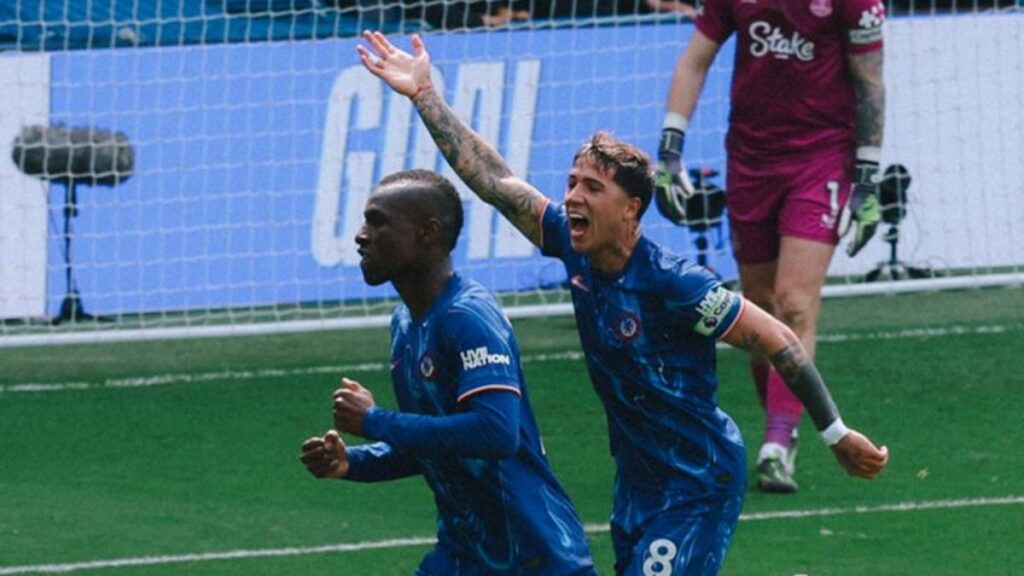 Chelsea derrota al Everton y lucha por clasificar a Champions League