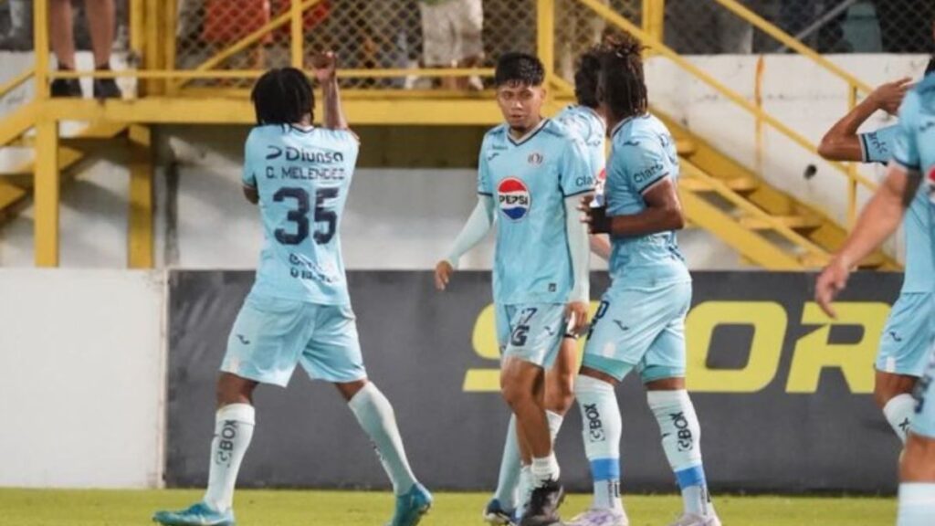 Christopher Meléndez recibe fuerte sanción por gestos en partido ante Marathón