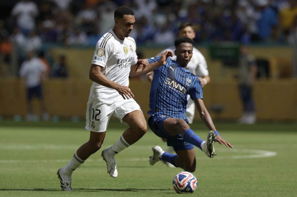 Real Madrid empata con Al-Hilal en el debut de Xabi Alonso