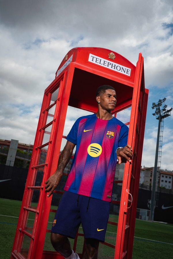 Barcelona hace oficial el fichaje de Marcus Rashford