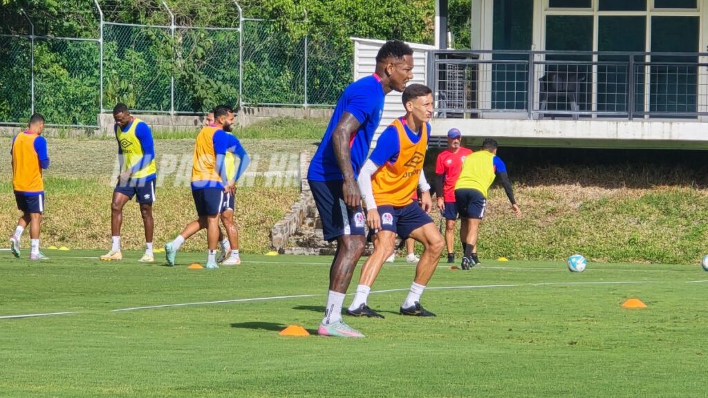 Romell Quioto sigue entrenando con Olimpia y no da pistas sobre su futuro