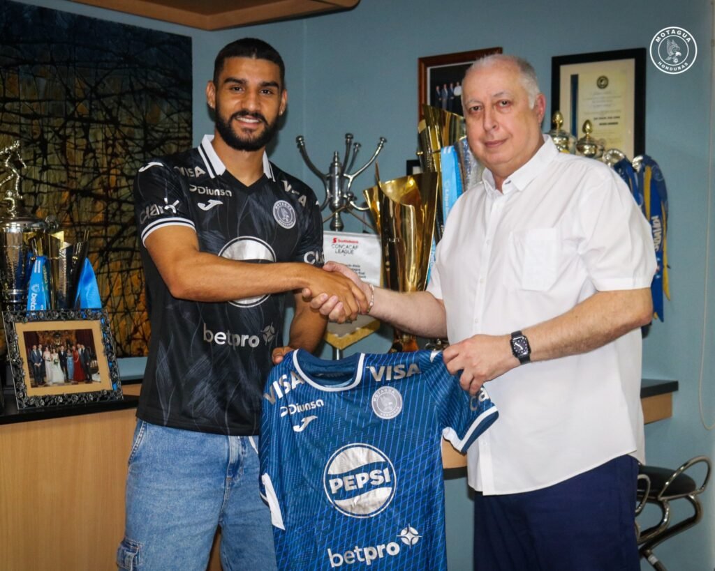 Motagua anuncia fichaje del delantero brasileño Jhon Kleber