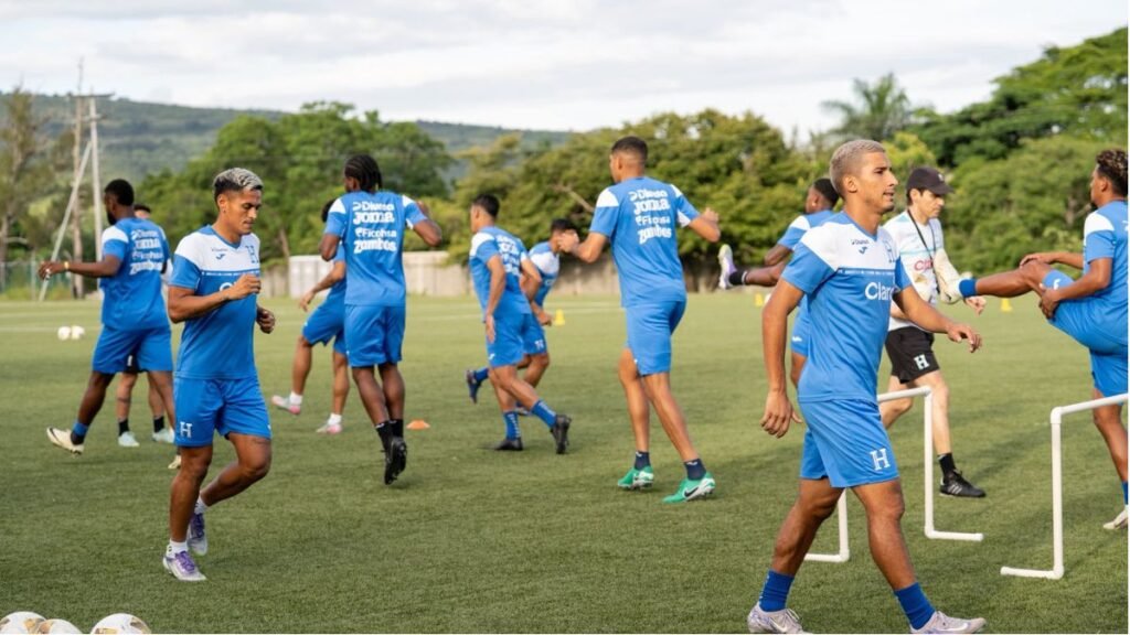 Selección de Honduras viaja rumbo a Curazao para disputar el primer partido por la clasificación a United 2026