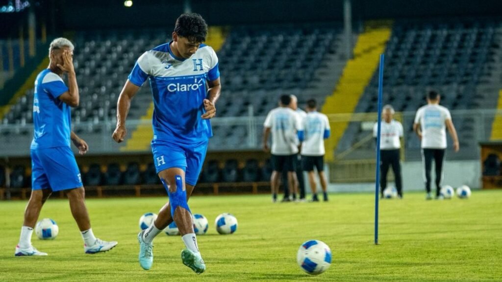 Selección de Honduras realiza su penúltimo entrenamiento previo al juego ante Costa Rica puerta cerrada