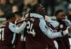 Aston Villa logra valioso triunfo ante Newcastle y sigue en la lucha por la cima