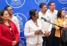 Congreso Nacional escucha demandas de enfermeras auxiliares