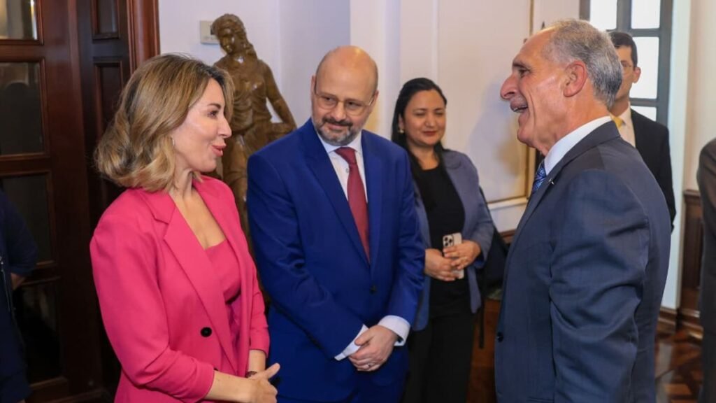 𝗡𝗮𝘀𝗿𝘆 𝗔𝘀𝗳𝘂𝗿𝗮 𝘆 𝗲𝗹 𝗙𝗠𝗜