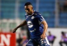 Olimpia y Motagua se van al descanso empatando sin goles en el Superclásico
